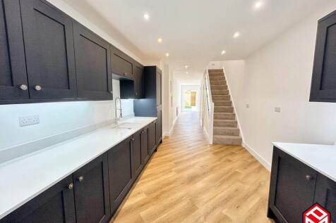 Kitchen/ Dining Area