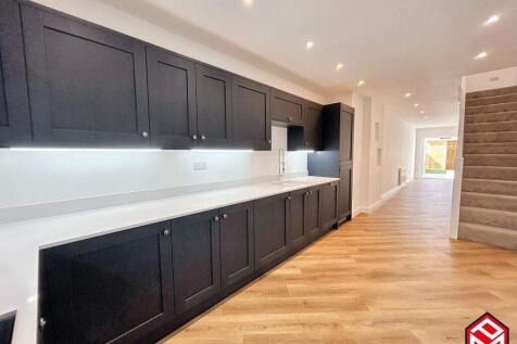 Kitchen/ Breakfast Area