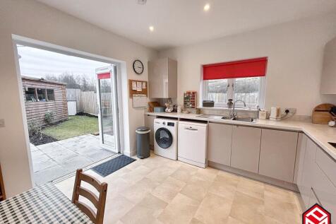 Kitchen / Dining Area