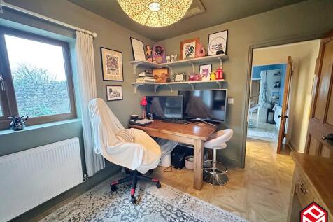 Bedroom 3 / Study