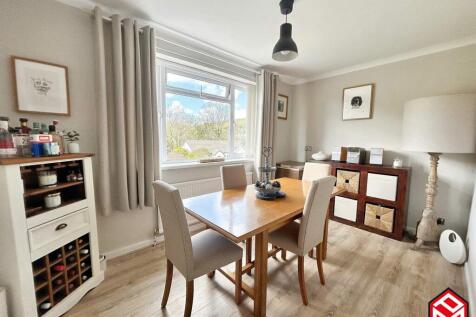 Dining Room/ Bedroom 4