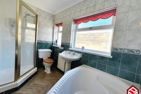 Bath &amp; Shower Room