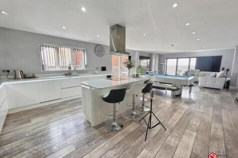 Open Plan Kitchen/ Dining/ Living