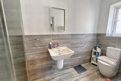 En-suite shower room