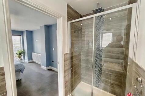 En-suite shower room