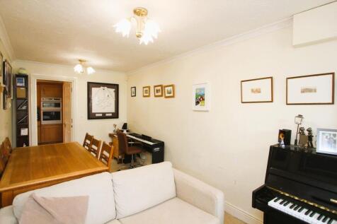 Sitting/Dining Room