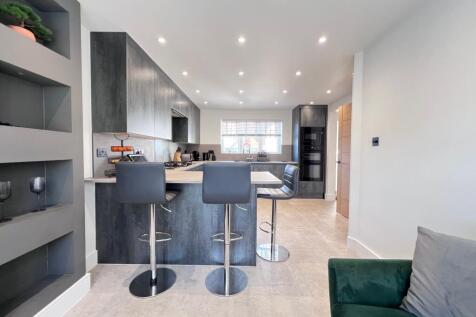 Kitchen Family Room