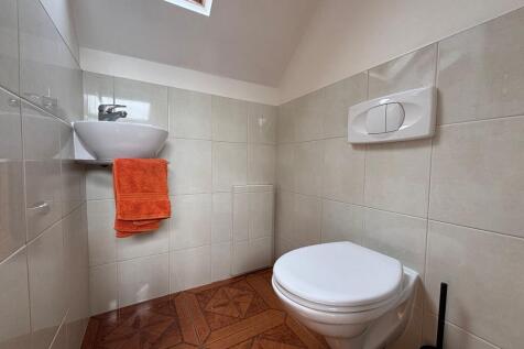 Loft Room WC