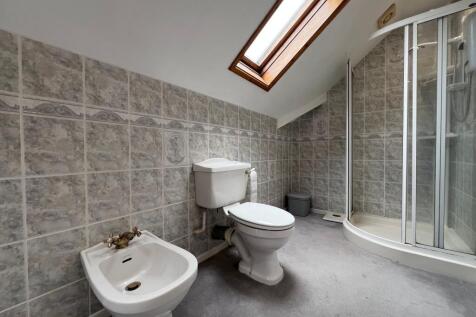 First Floor Bathroom