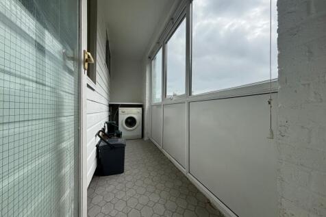 Sun Room/Utility