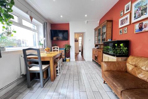 Kitchen Family Room