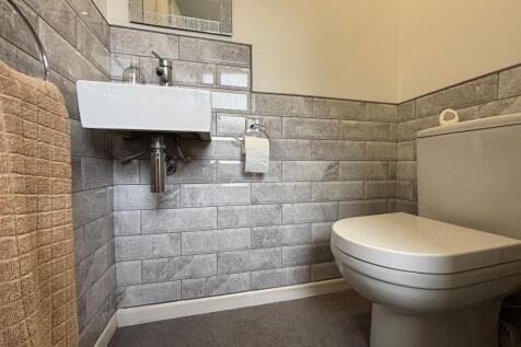 Cloakroom/WC