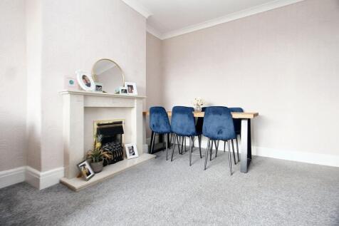 Lounge extension