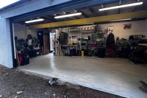 Garage / Workshop