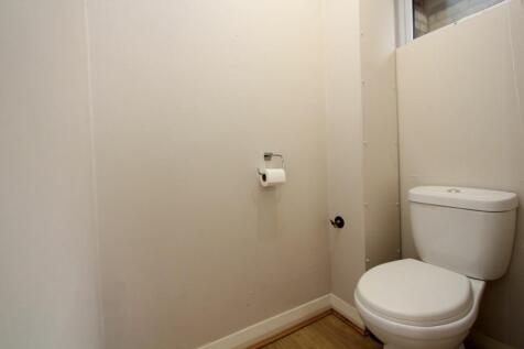 Cloakroom/ WC