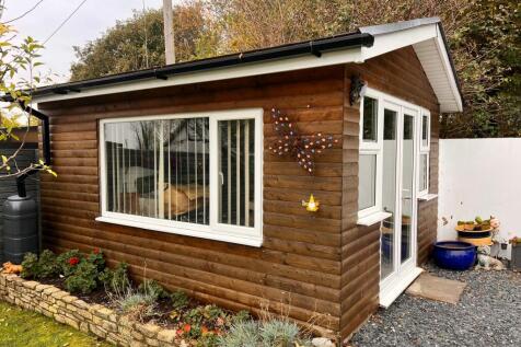 Summer House / Shed
