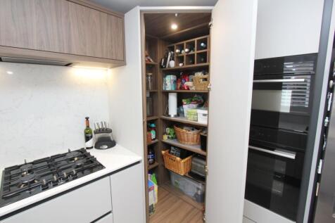 Kitchen/ Dining Room
