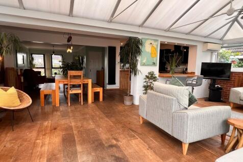 Sun Room/Conservatory