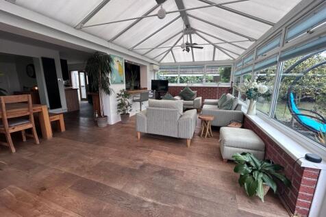 Sun Room/Conservatory