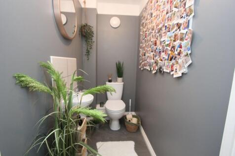 Cloakroom/WC