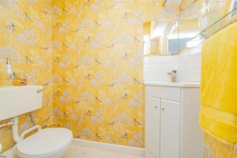 Cloakroom / WC