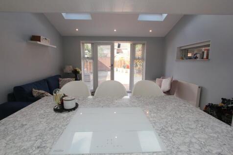 Social Kitchen/Dining Room