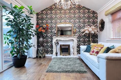 Sitting / Dining Room