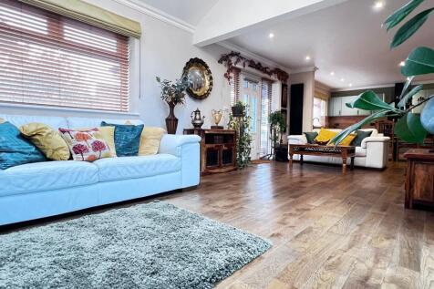 Sitting / Dining Room