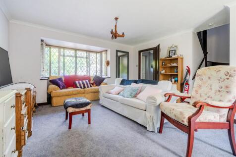 Sitting/dining room