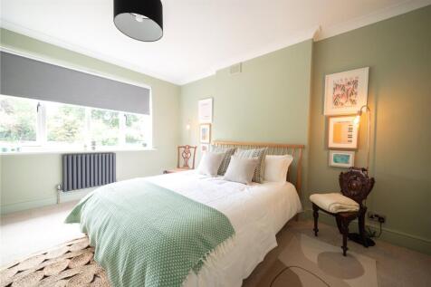 Principal bedroom