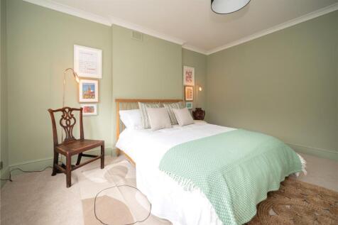 Principal bedroom