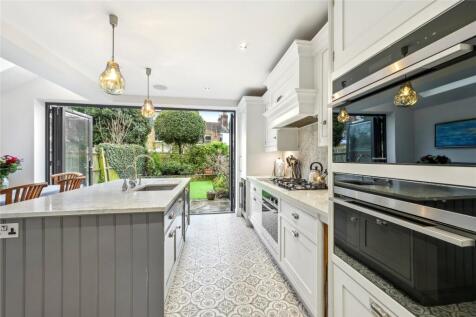Dining/Kitchen