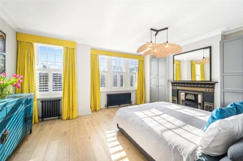 Prinicpal bedroom