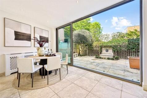 Dining To Garden