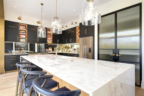 Dining/Kitchen
