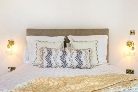 Principal bedroom