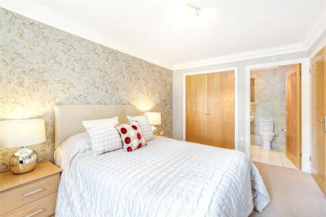Principal bedroom