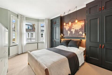 Principal  bedroom