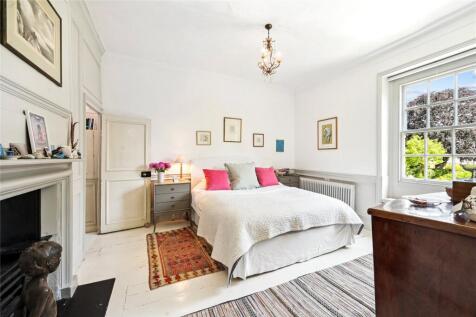 Principal bedroom