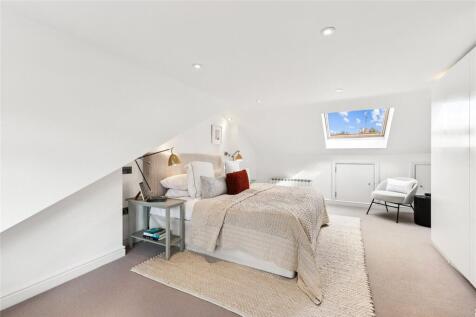 Principal bedroom