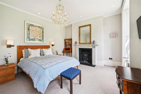 Principal bedroom