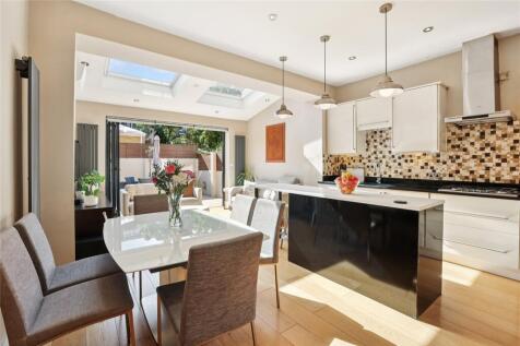 Kitchen/Dining Area