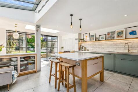 Kitchen / Family Roo