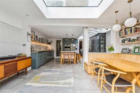 Kitchen / Dining