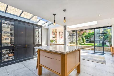 Kitchen Family Room