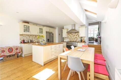 Kitchen / Dining