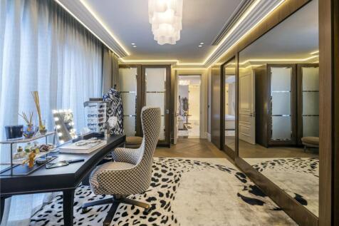 Wardrobe Room
