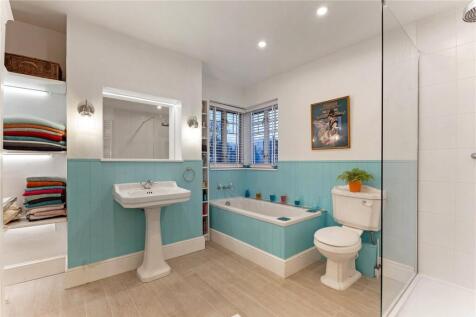 En Suite Bathroom