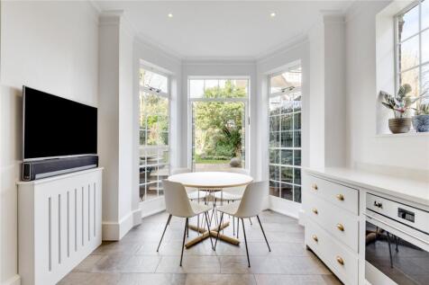 Kitchen/Dining Area