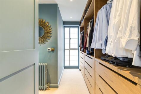 Walk In Closet